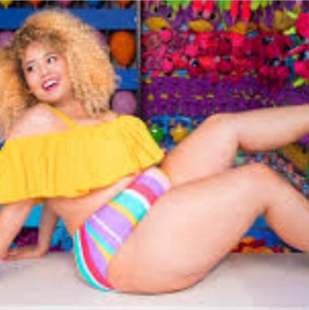 18 Top 16 Bott [Gabifresh x Swimsuits For All] Off Shoulder 2pc Set -No underwir
